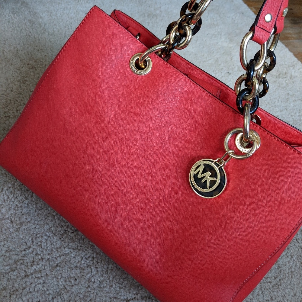 -traded- Michael Kors Medium Cynthia satchel